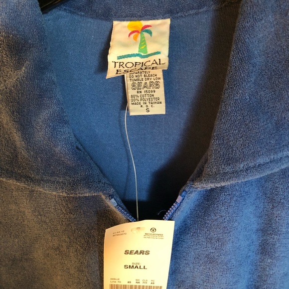 Coverup/robe - Picture 3 of 3